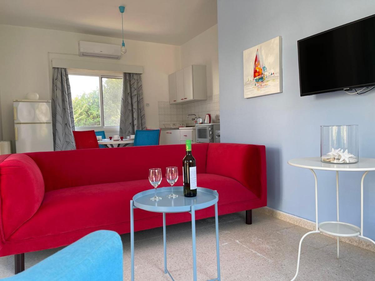 Light & Blue Gardens Apartment โปรทาราส ภายนอก รูปภาพ