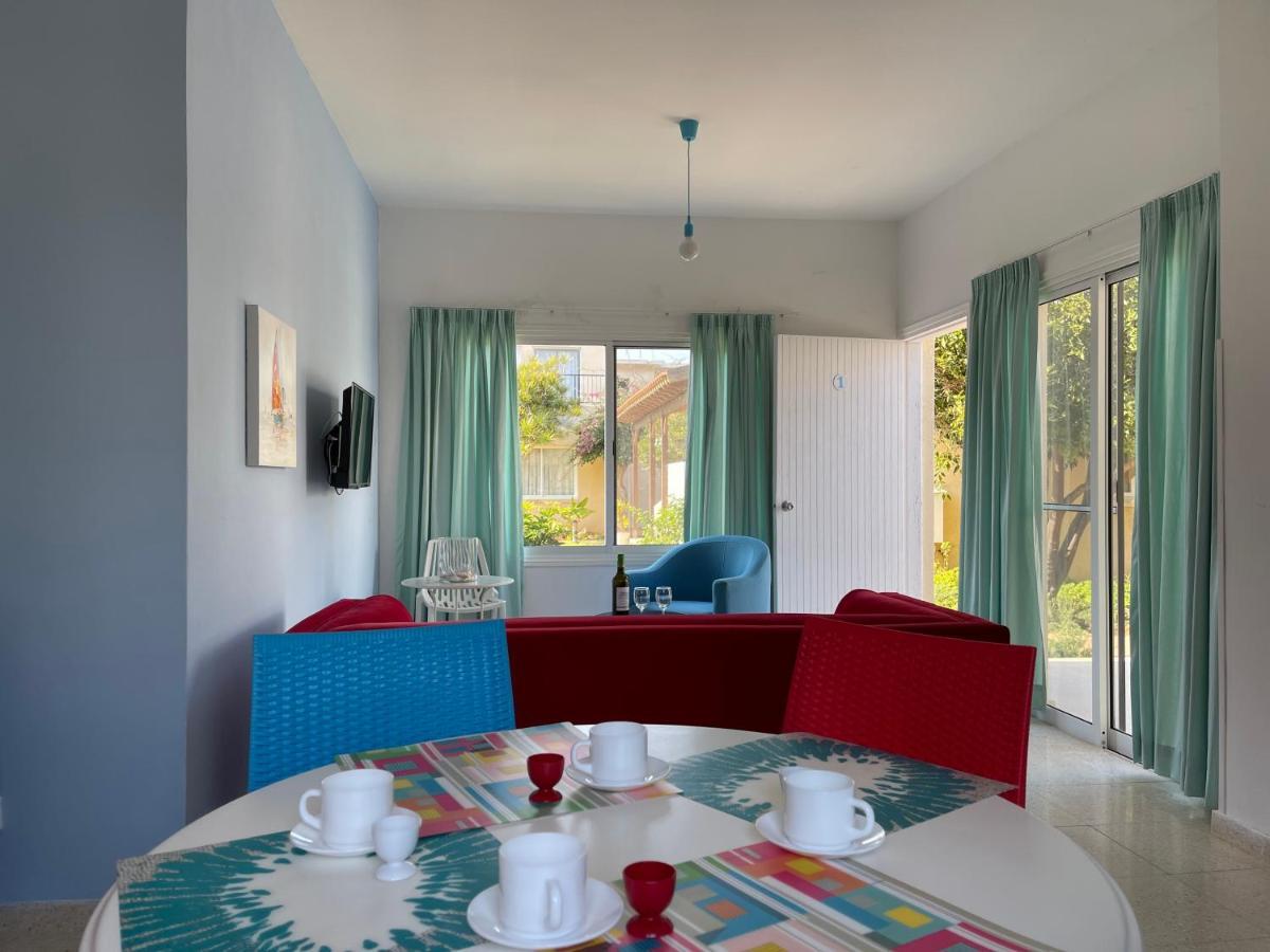 Light & Blue Gardens Apartment โปรทาราส ภายนอก รูปภาพ