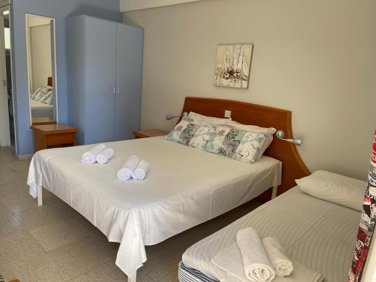 Light & Blue Gardens Apartment โปรทาราส ภายนอก รูปภาพ